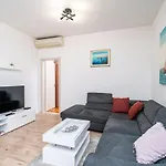 Apartment N&I